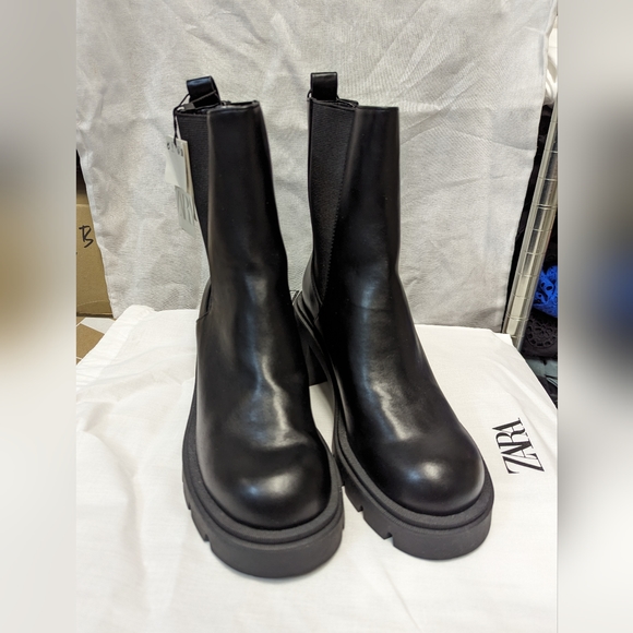 ZARA Block HEEL LUG SOLE CHELSEA ANKLE BOOTS BOOTIES BLACK EU size 38 US 7.5 NWT - Picture 3 of 9